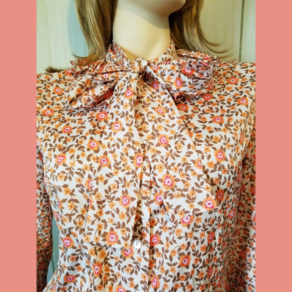 VTG 80s GLORIA VANDERBILT Tie Neck Ruffle Floral Button down Designer Blouse